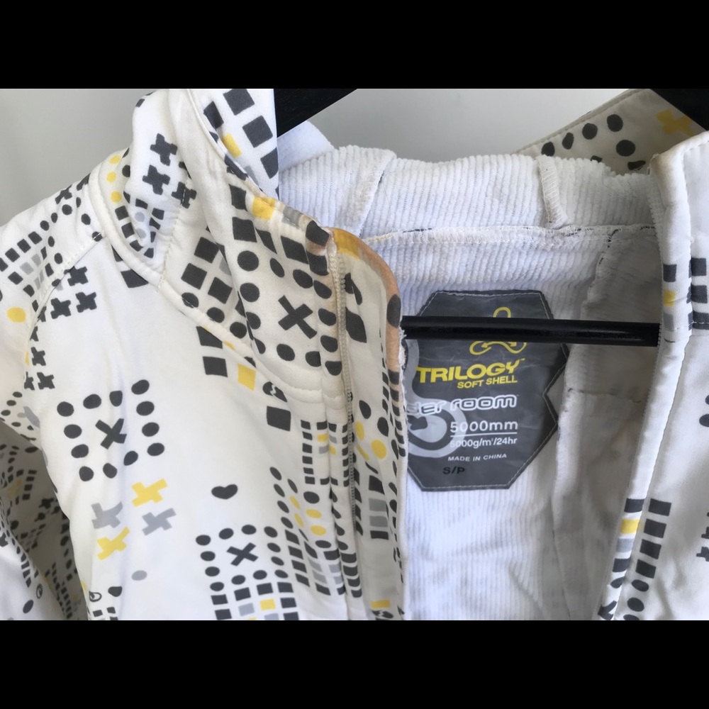 Powder Room Trilogy soft shell jacket-Size S - Picture 3 of 5